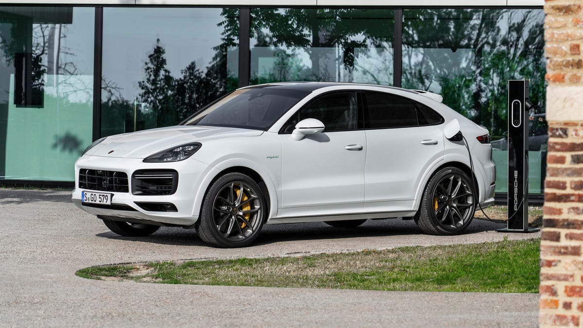 2020 Porsche Cayenne Coupe goes green with new E-Hybrid models - CNET