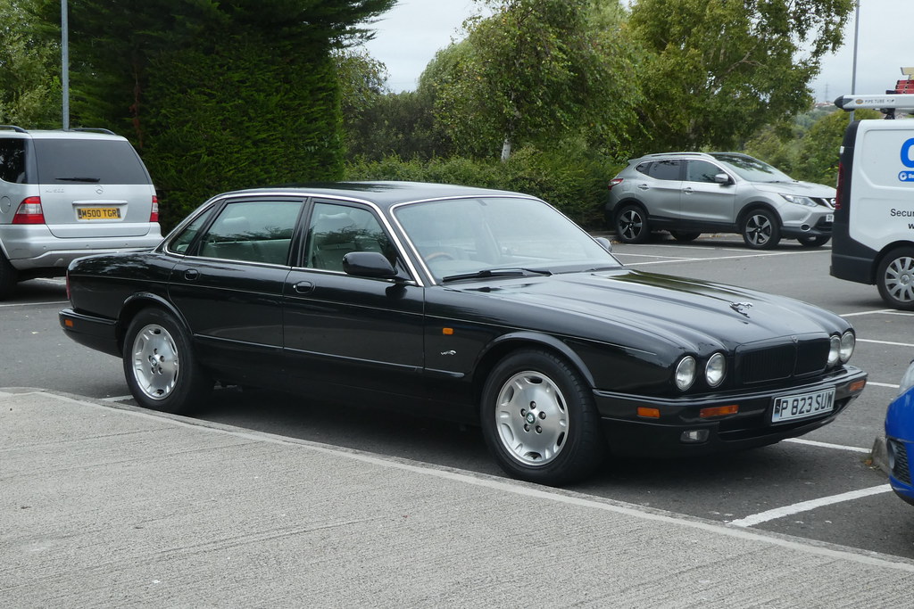 Jaguar XJ Executive (1997) | Spotted out and about. en.wikip… | Flickr