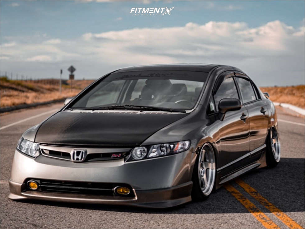 2008 Honda Civic Si with 17x9 Aodhan Ah01 and Lexani 205x40 on Air  Suspension | 718280 | Fitment Industries