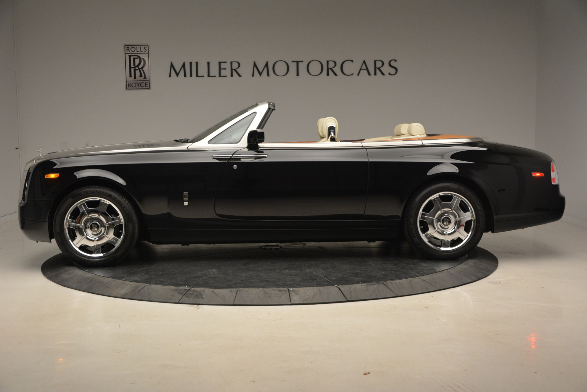 Pre-Owned 2009 Rolls-Royce Phantom Drophead Coupe For Sale () | Miller  Motorcars Stock #7296