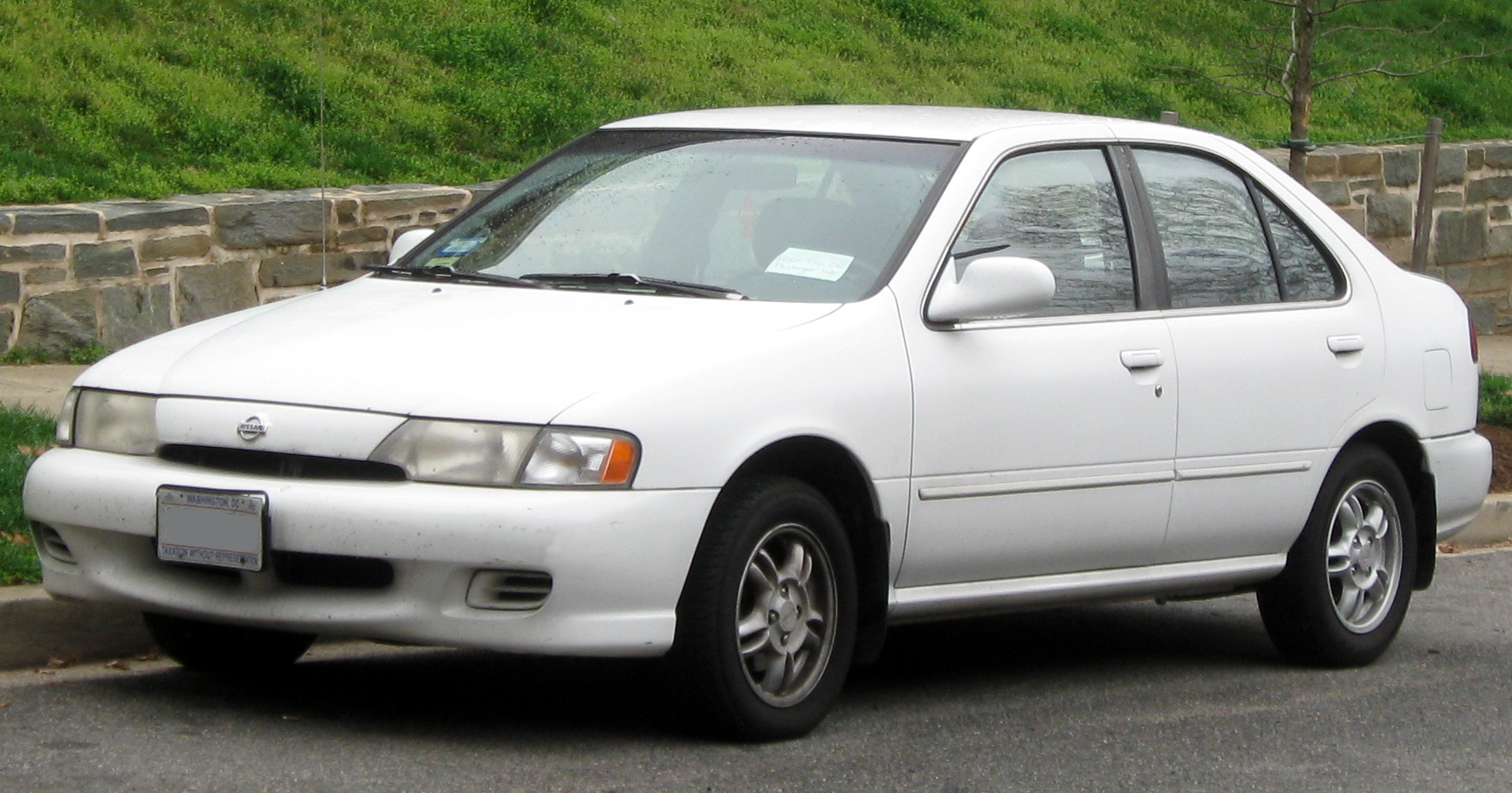 File:1999 Nissan Sentra GXE -- 03-21-2012.JPG - Wikimedia Commons