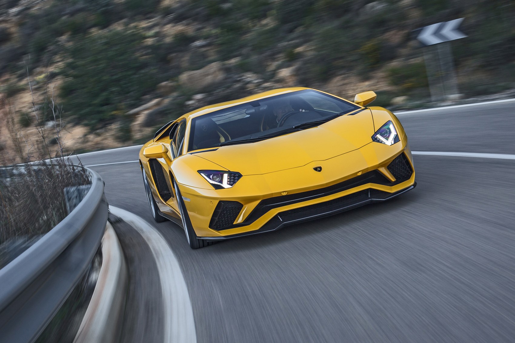 Lamborghini Aventador S (2017) review | CAR Magazine