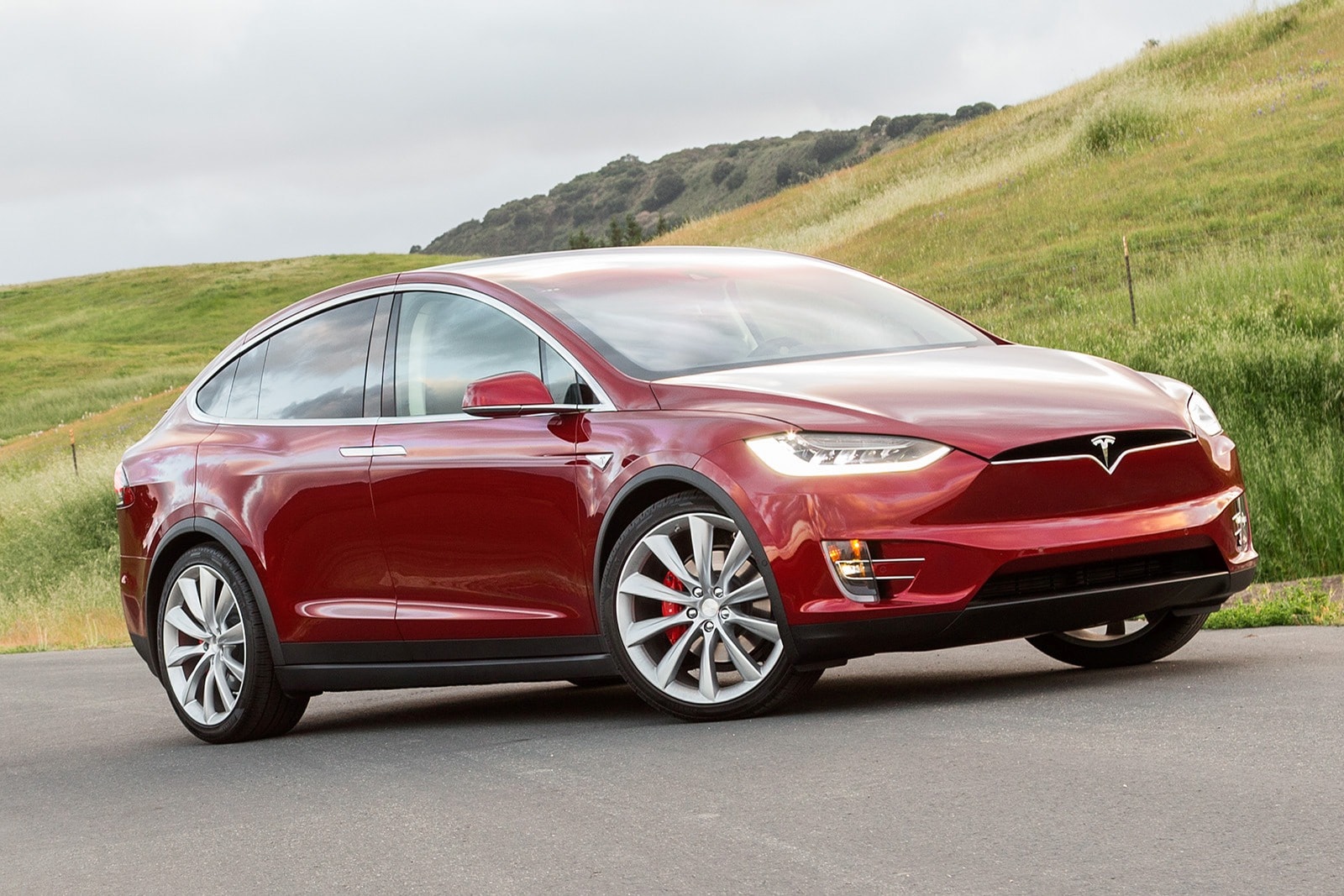 2016 Tesla Model X Review & Ratings | Edmunds