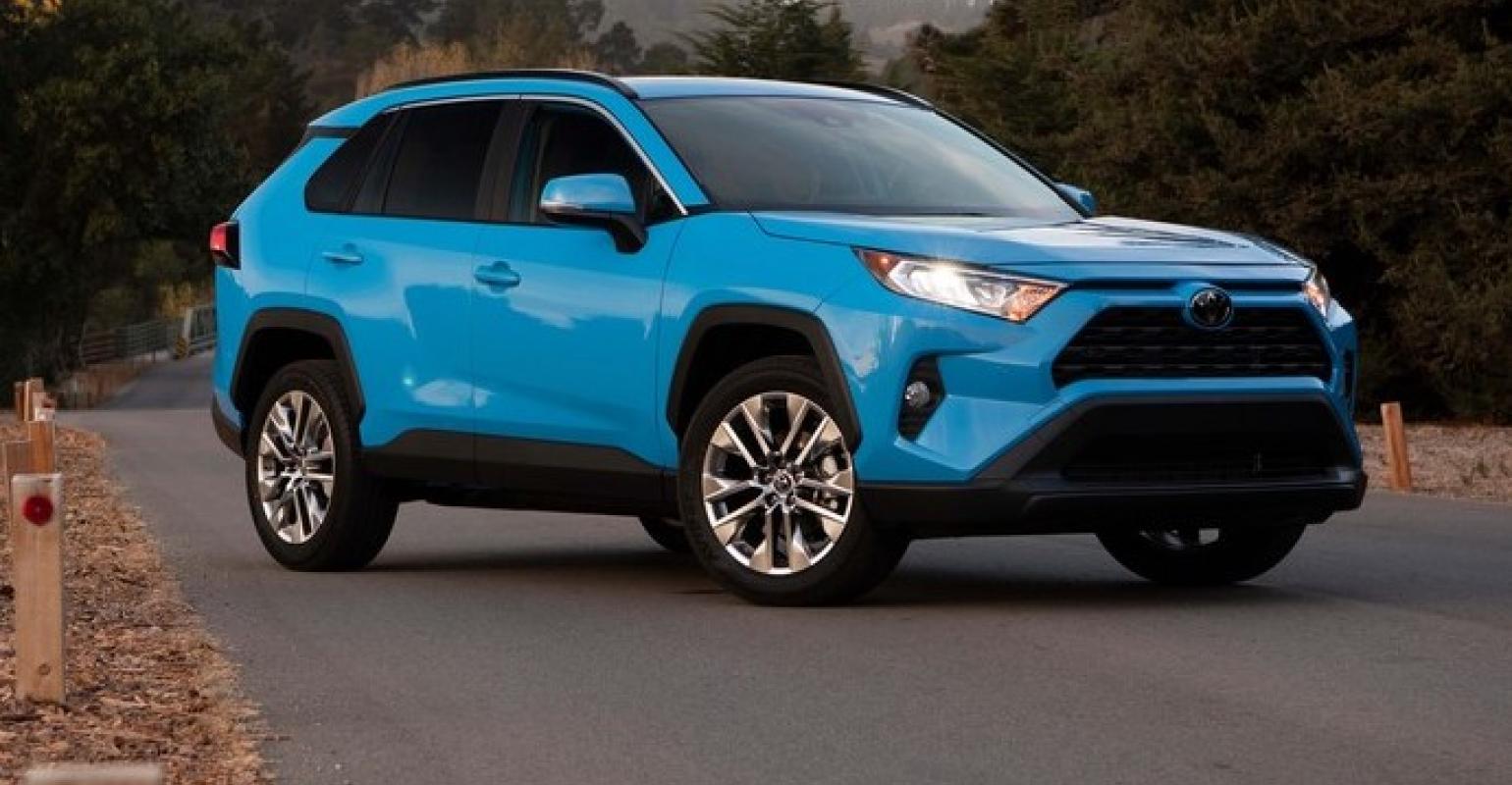 Hybrid, AWD, Interior Stand Out in Remade Next-Gen 2019 Toyota RAV4 |  WardsAuto