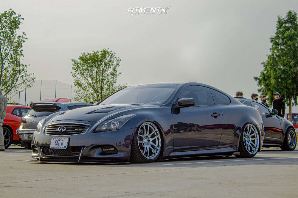 2008 INFINITI G37 Sport with 19x9.5 ESR Sr08 and Michelin 225x35 on Air  Suspension | 1296663 | Fitment Industries