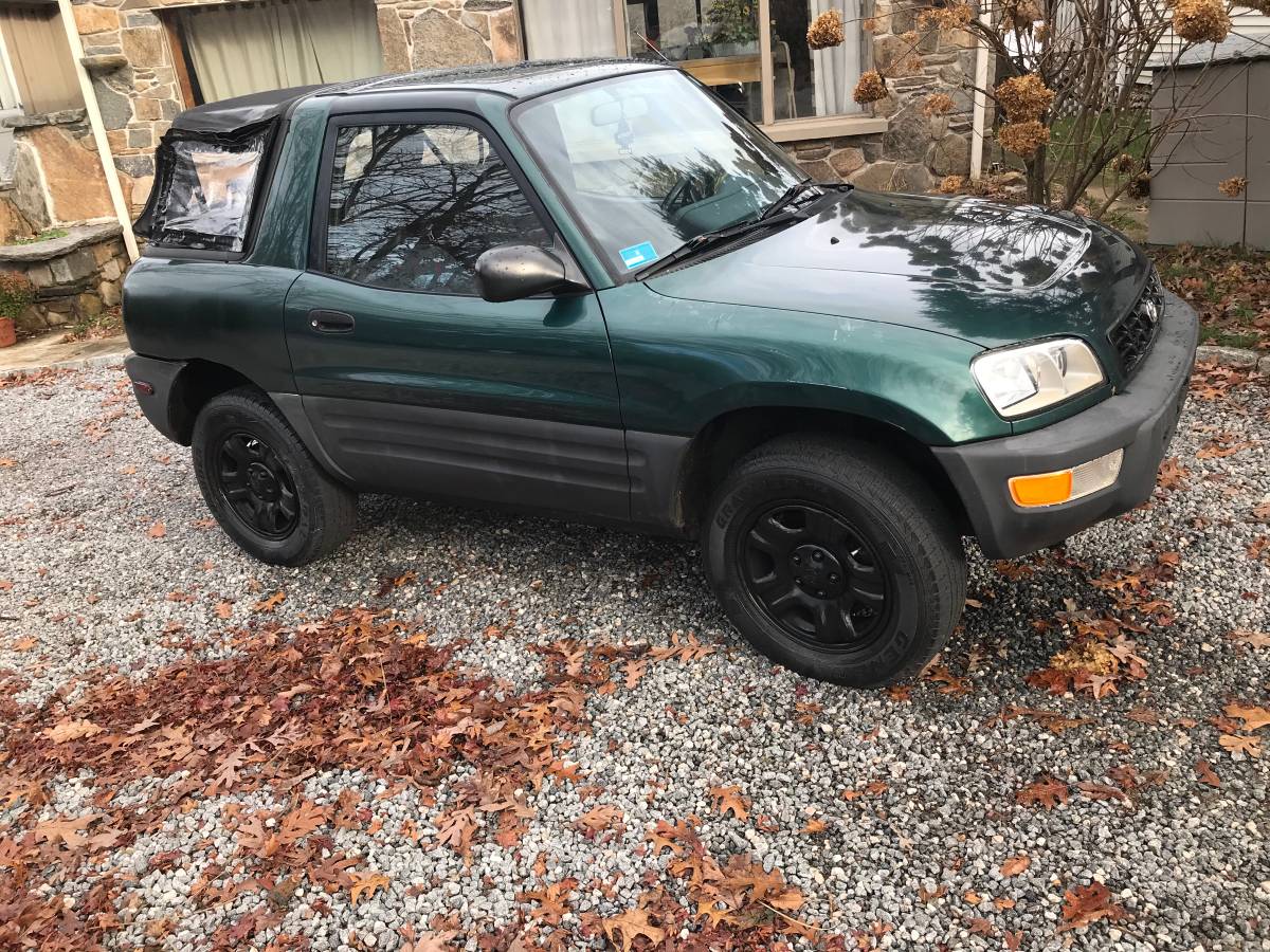 Green 170K 1998 Toyota RAV4 Soft Top For Sale | GuysWithRides.com