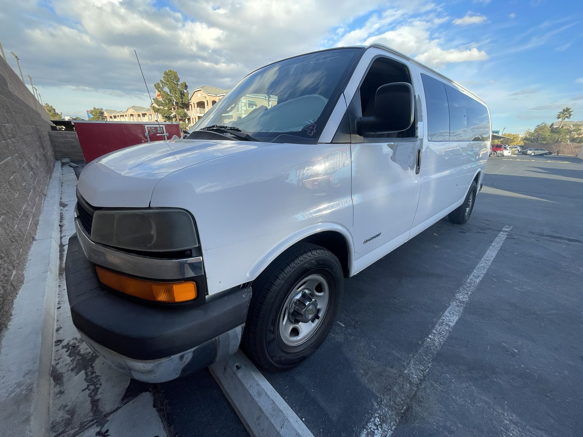 2006 Chevrolet Express 3500 for Sale in Las Vegas, NV - OfferUp