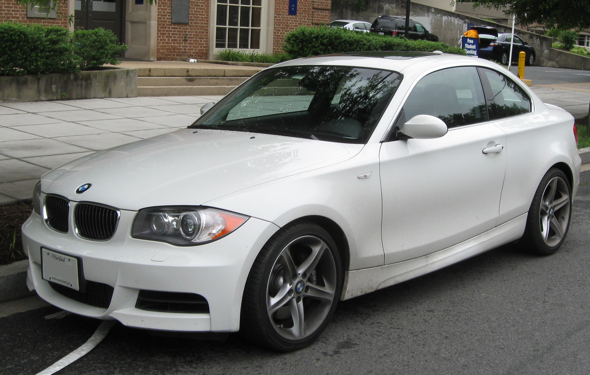 File:BMW 135i coupe.jpg - Wikimedia Commons