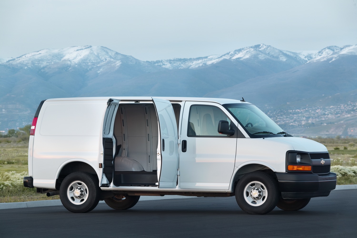 2021 Chevrolet Express Changes, Updates, New Features | GM Authority