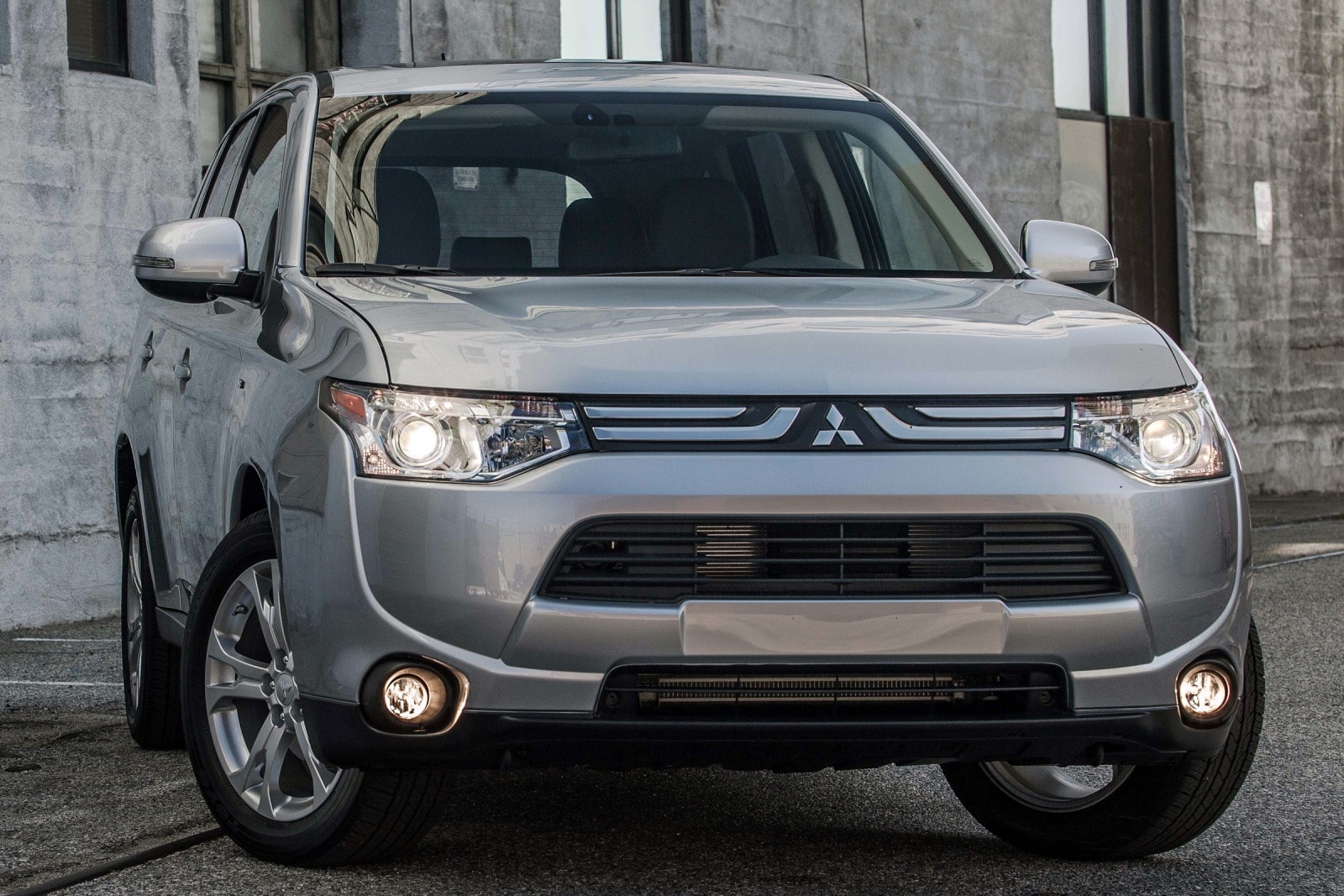 2014 Mitsubishi Outlander Review & Ratings | Edmunds