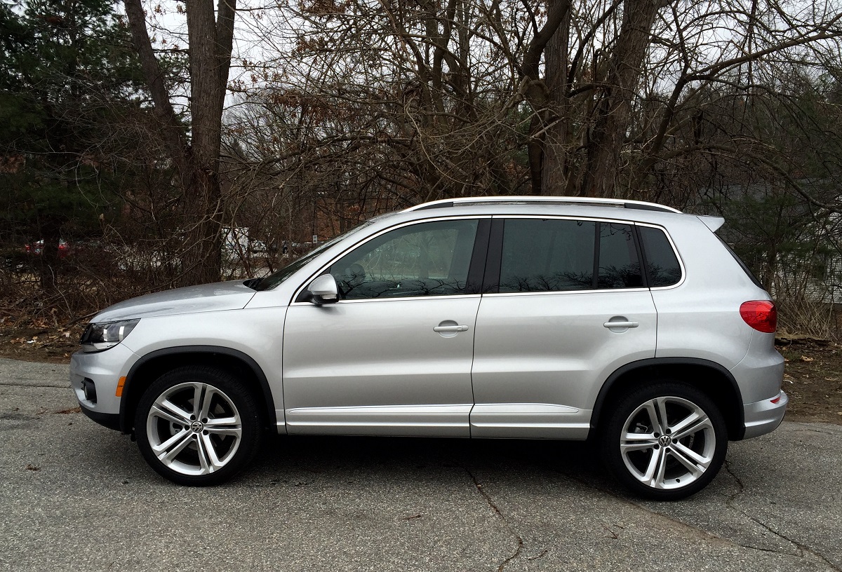 REVIEW: 2016 Volkswagen Tiguan R-Line 4Motion - A Crossover Not to be  Overlooked - BestRide