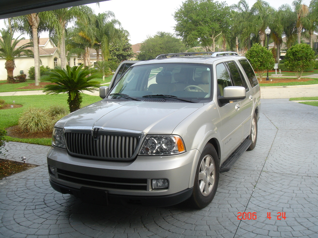 2005 Lincoln Navigator: Prices, Reviews & Pictures - CarGurus