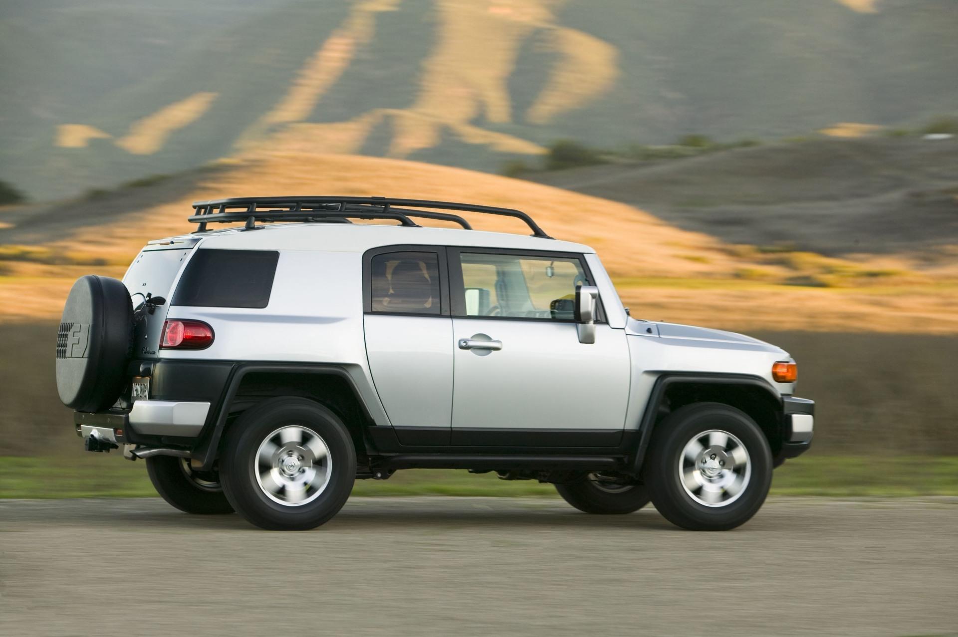 2010 Toyota FJ Cruiser News and Information