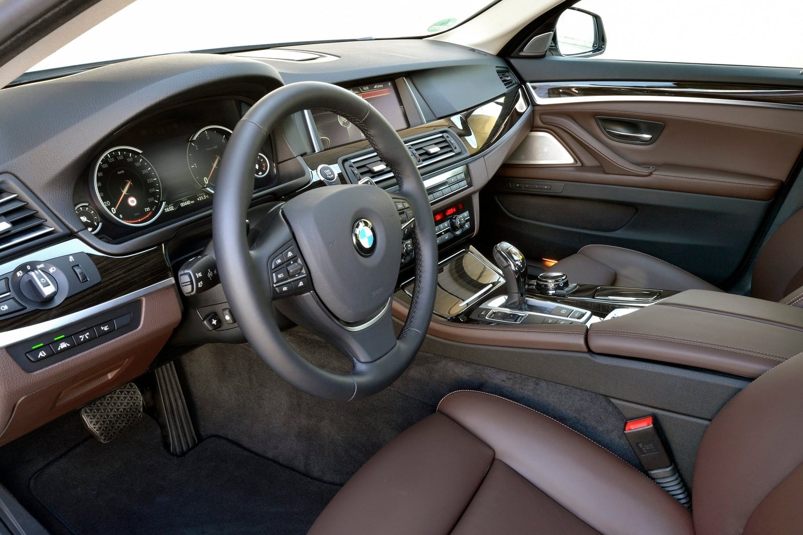 2014 BMW 5 Series Sedan Interior Photos | CarBuzz