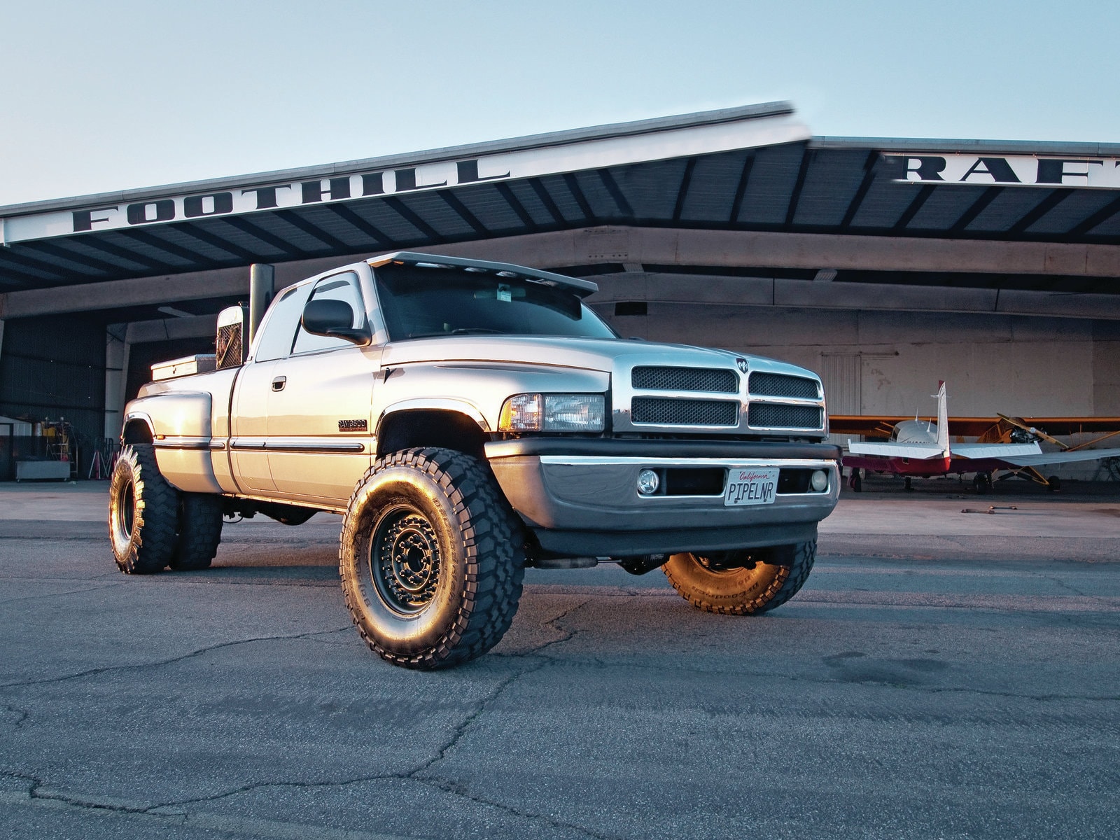 1999 Dodge Ram 3500 - Wine To Dine To Pipeline