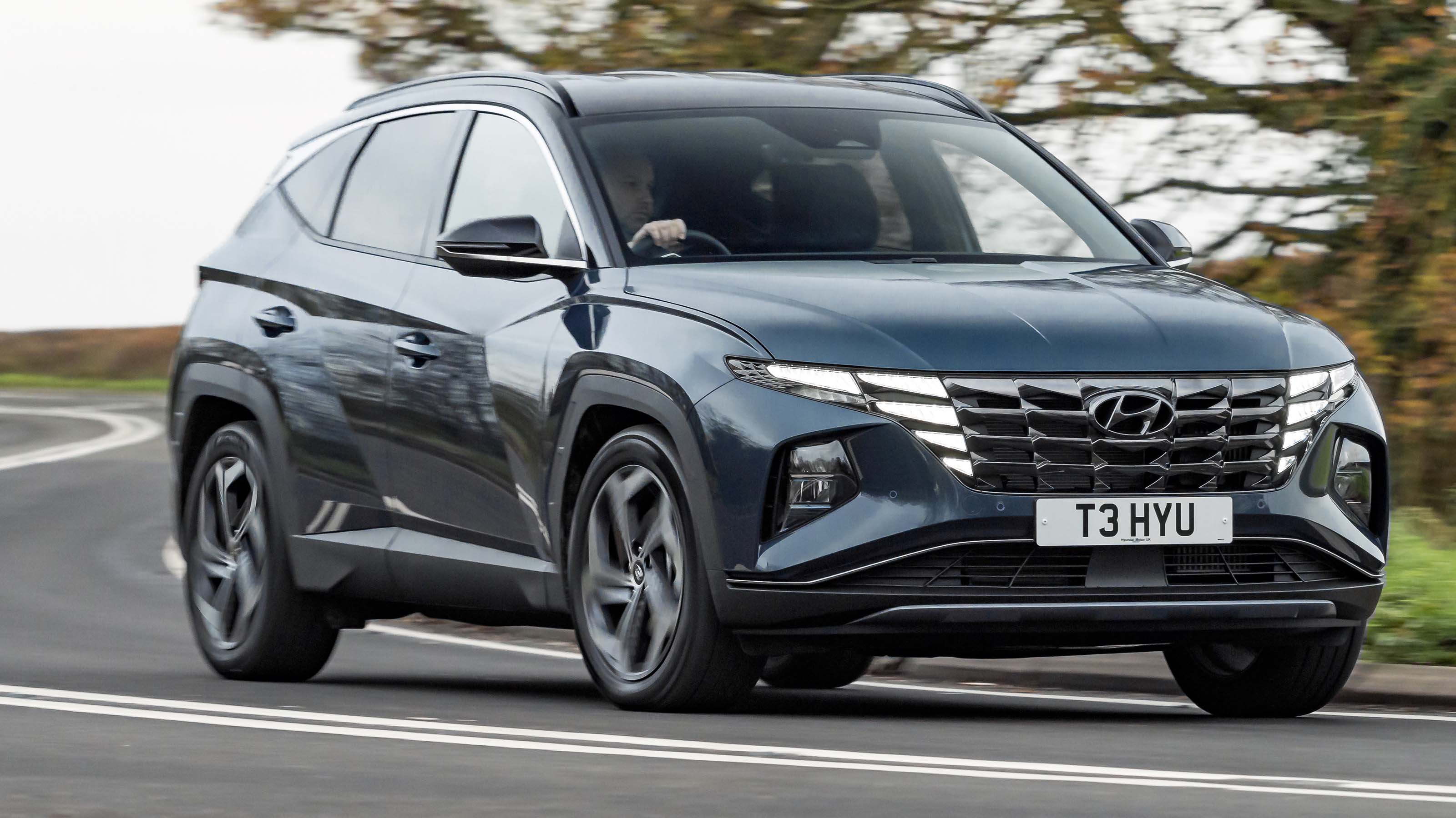 Hyundai Tucson Hybrid review 2022 | DrivingElectric