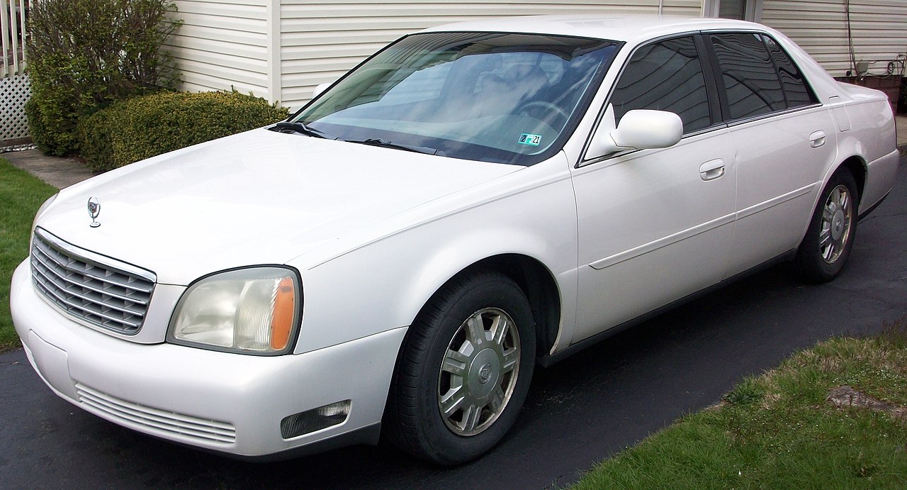 File:2004 Cadillac DeVille.jpg - Wikimedia Commons