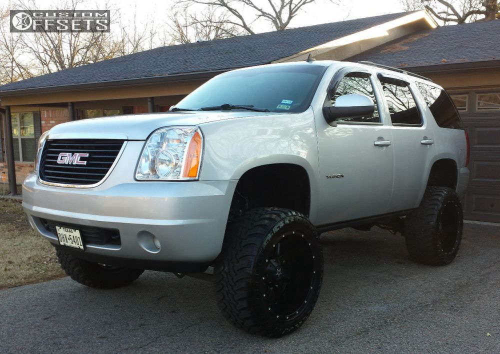 2011 GMC Yukon with 22x12 -44 TIS 535B and 35/12.5R22 AMP Terrain Master MT  and Suspension Lift 7" | Custom Offsets