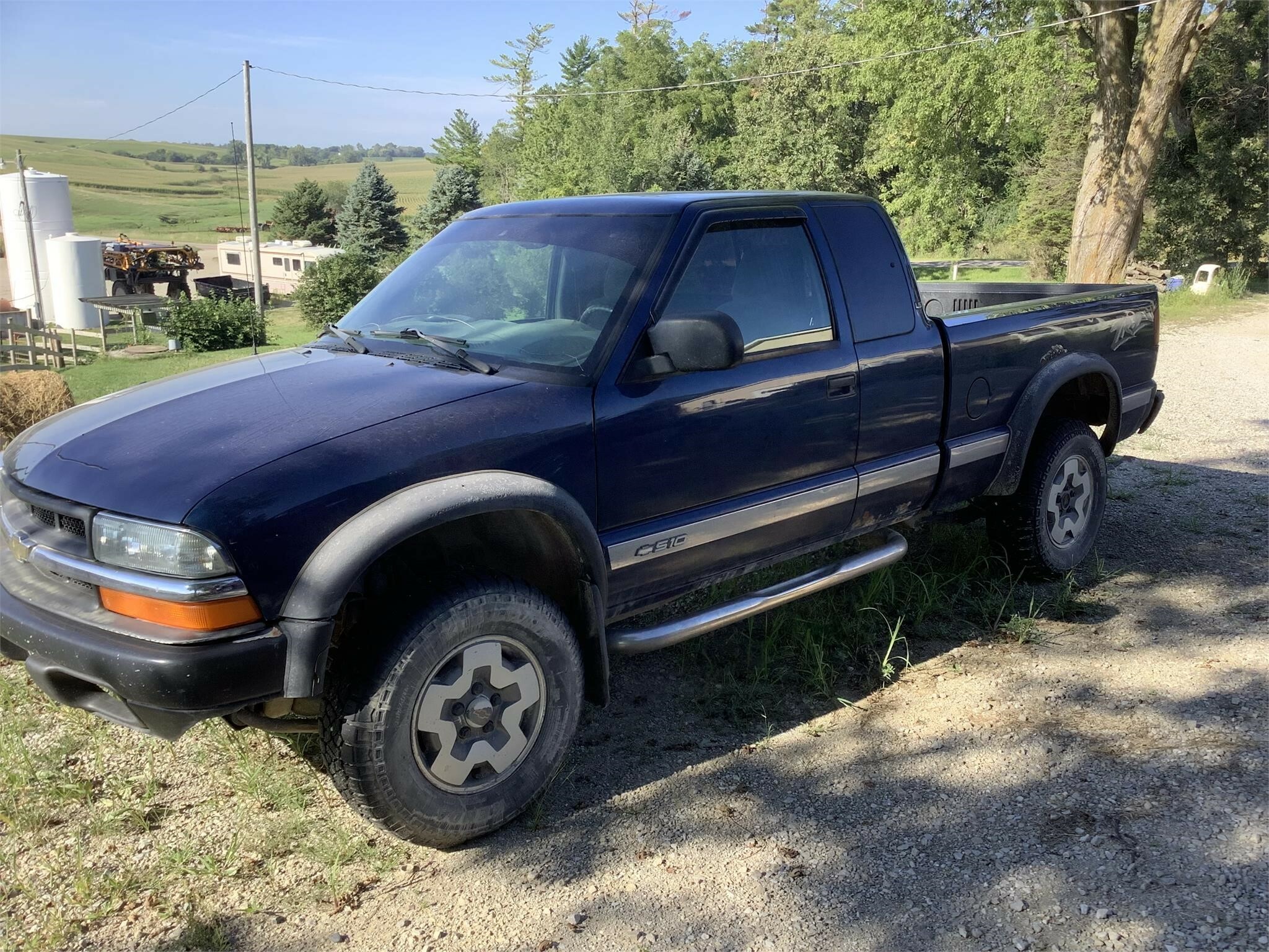 2002 Chevrolet S10 Pickup - $6,500 | Machinery Pete