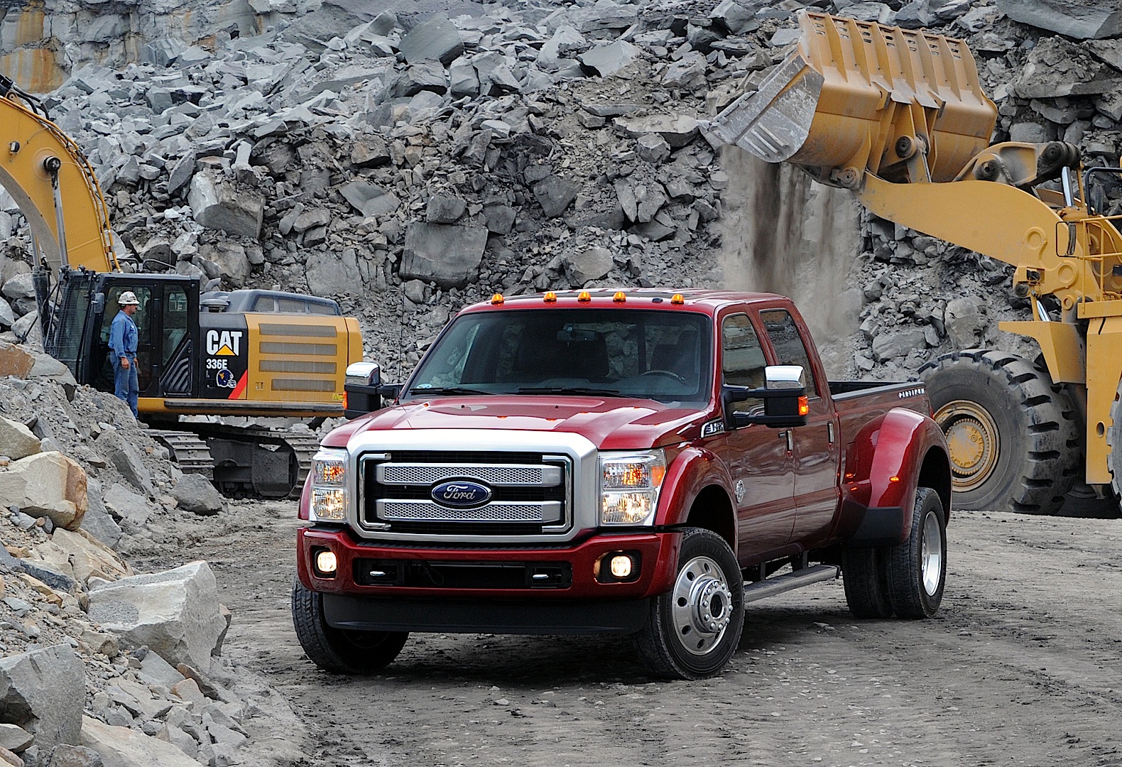 2015 Ford F-450 Can Tow 31,200 Pounds According to the SAE J2807 Standard -  autoevolution