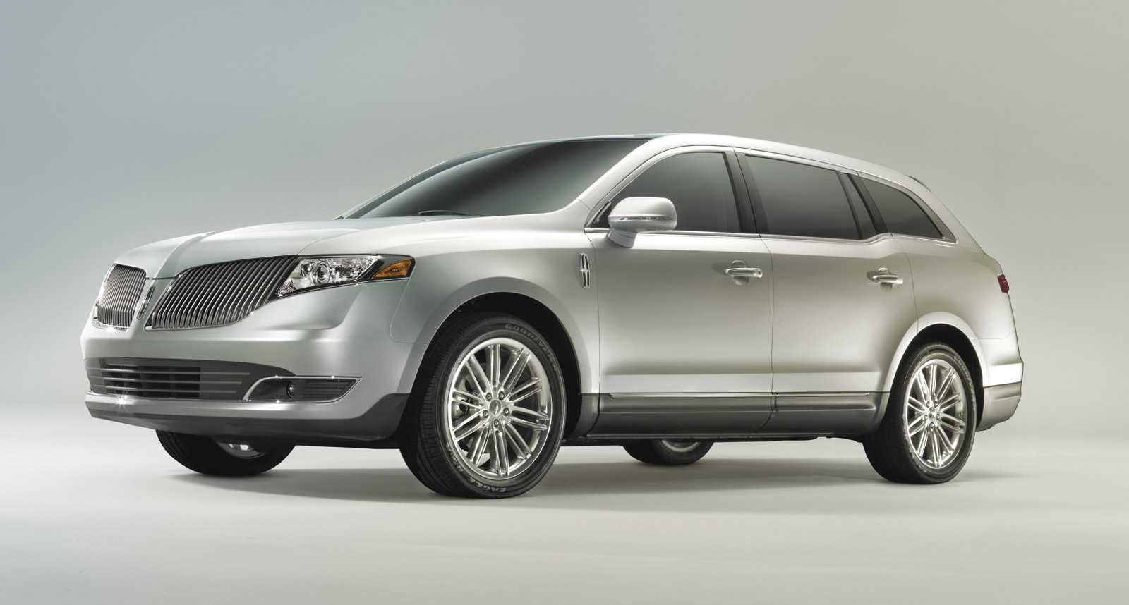 2013 Lincoln MKT Review, Ratings, Specs, Prices, and Photos - The Car  Connection