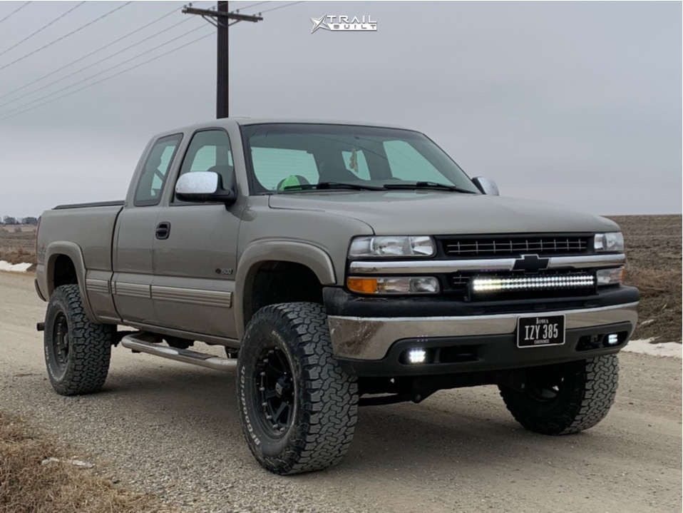 1999 Chevrolet Silverado 1500 Wheel Offset Aggressive > 1" Outside Fender  Suspension Lift 6" | 919171 | TrailBuilt Off-Road