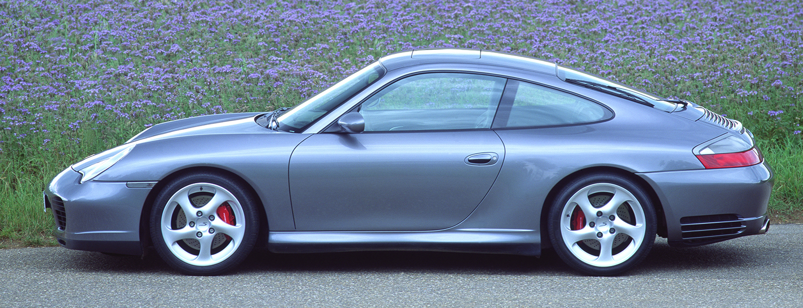 Porsche 911 Carrera 4 (type 996) - Porsche AG