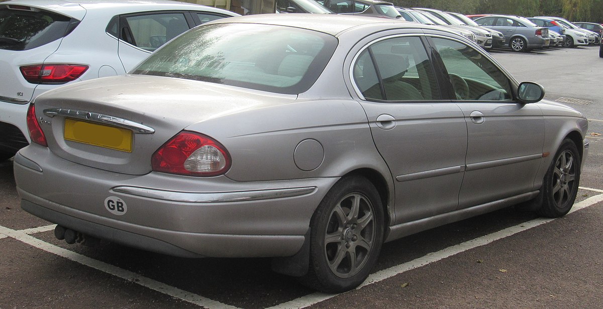 File:2002 Jaguar X-Type V6 Automatic 2.1 Rear.jpg - Wikimedia Commons