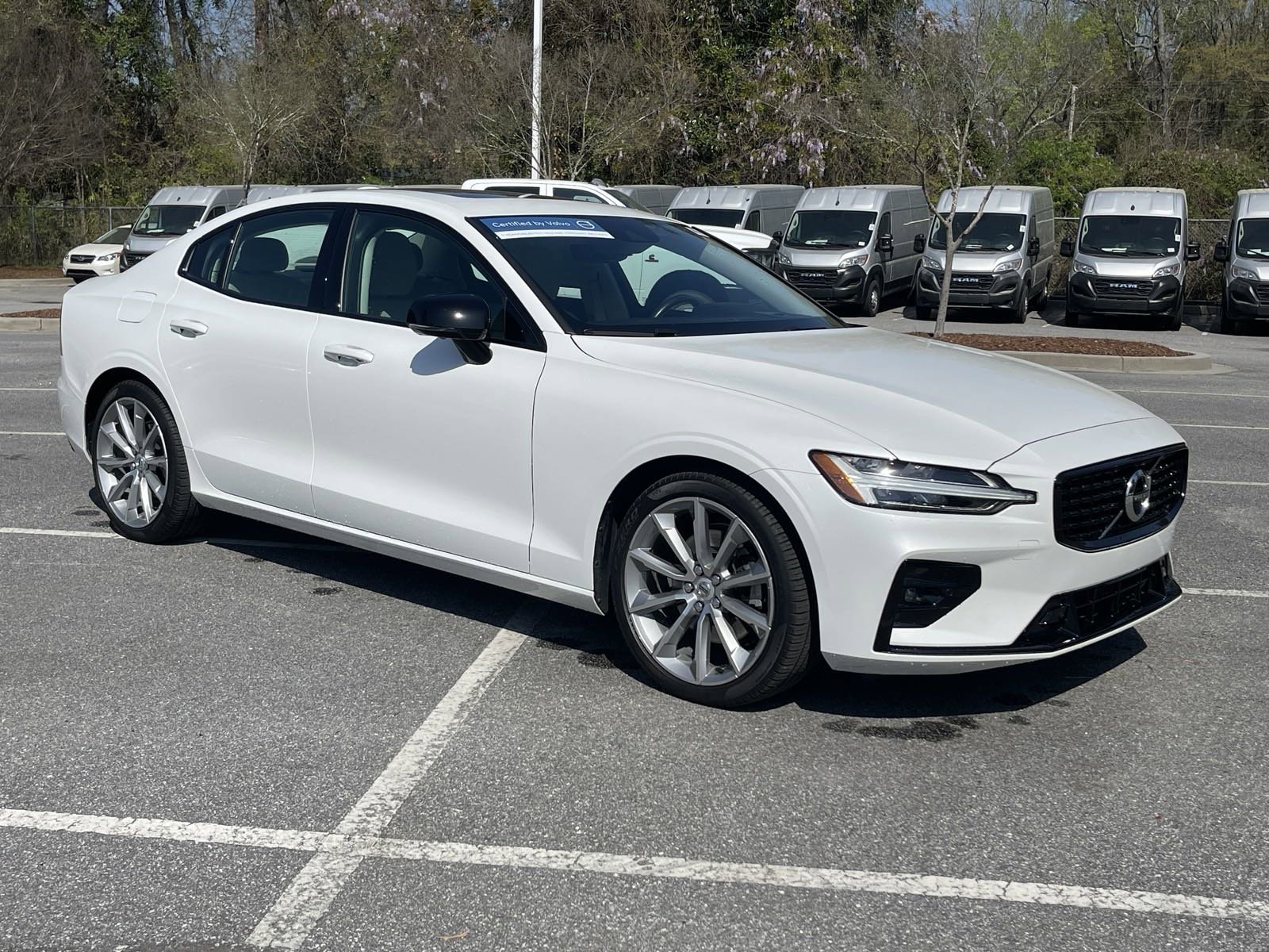Certified Pre-Owned 2021 Volvo S60 Momentum Sedan in Cary #Q23302A |  Hendrick Dodge Cary