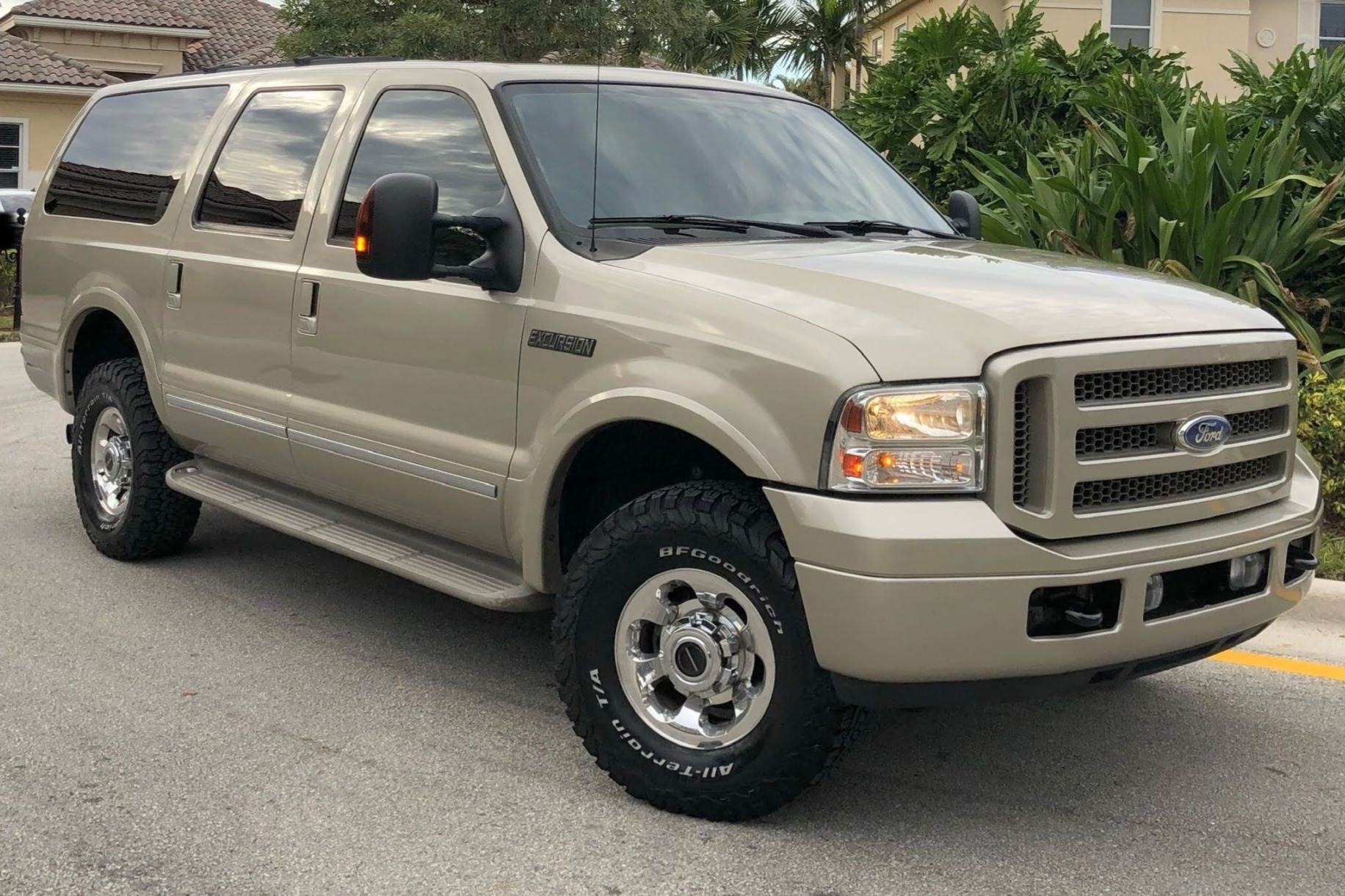 51k-Mile 2005 Ford Excursion Limited 4x4 for sale on BaT Auctions - sold  for $58,500 on May 1, 2021 (Lot #47,198) | Bring a Trailer