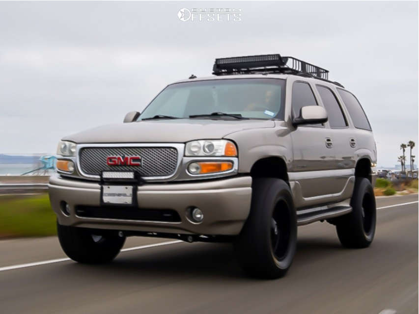 2003 GMC Yukon with 20x10 -19 Hardrock Crusher H704 and 35/12.5R20 Federal  Xplora Rt and Suspension Lift 6" | Custom Offsets