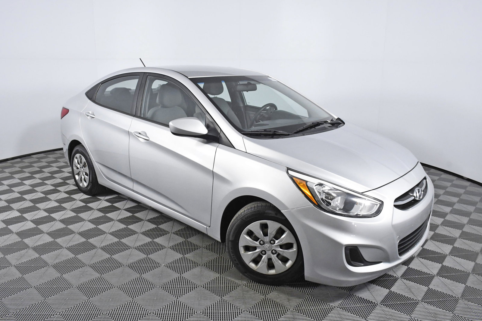 Pre-Owned 2016 Hyundai Accent SE 4dr Car in Palmetto Bay #U016479 | HGreg  Nissan Kendall