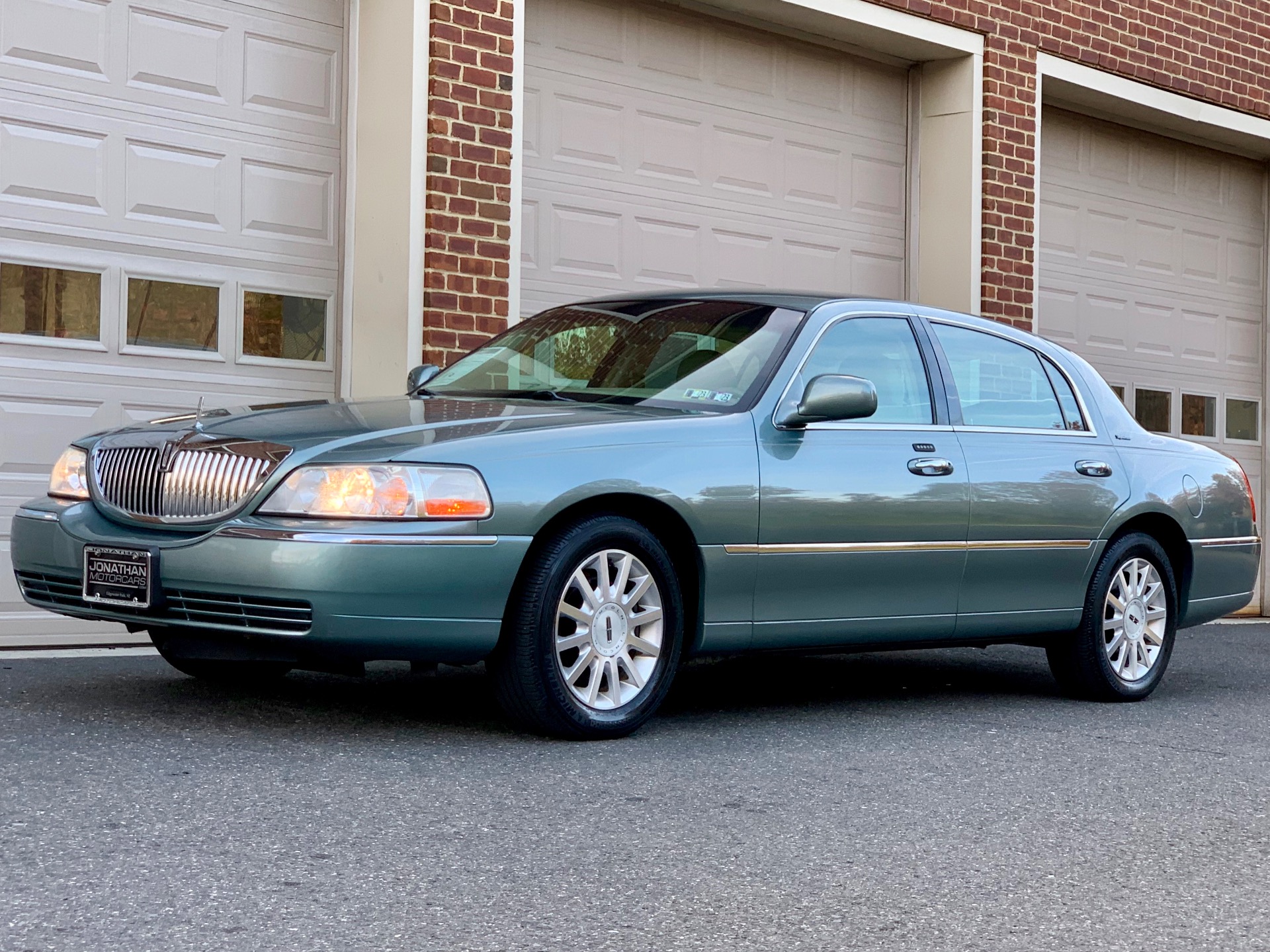 2006 Lincoln Town Car Signature Stock # 640643 for sale near Edgewater  Park, NJ | NJ Lincoln Dealer