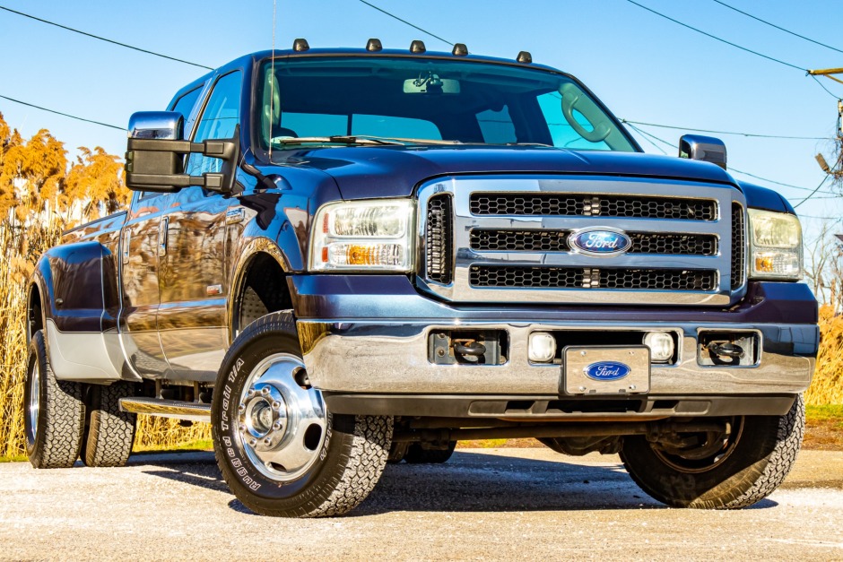 22k-Mile 2006 Ford F-350 Super Duty Lariat Crew Cab Power Stroke Dually 4x4  for sale on BaT Auctions - sold for $40,000 on January 5, 2023 (Lot  #95,082) | Bring a Trailer