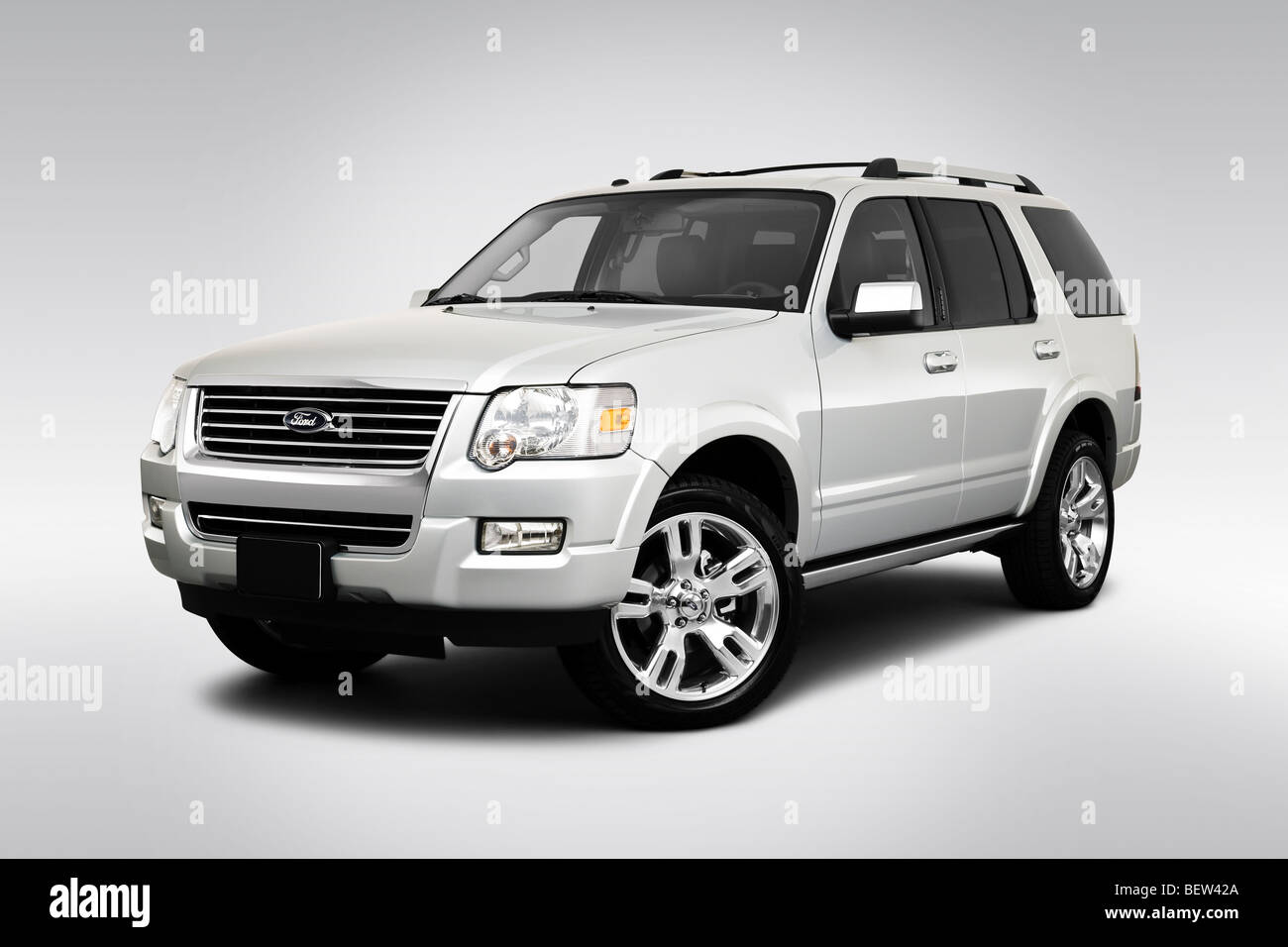 2010 Ford Explorer Limited in Silver - Front angle view Stock Photo - Alamy