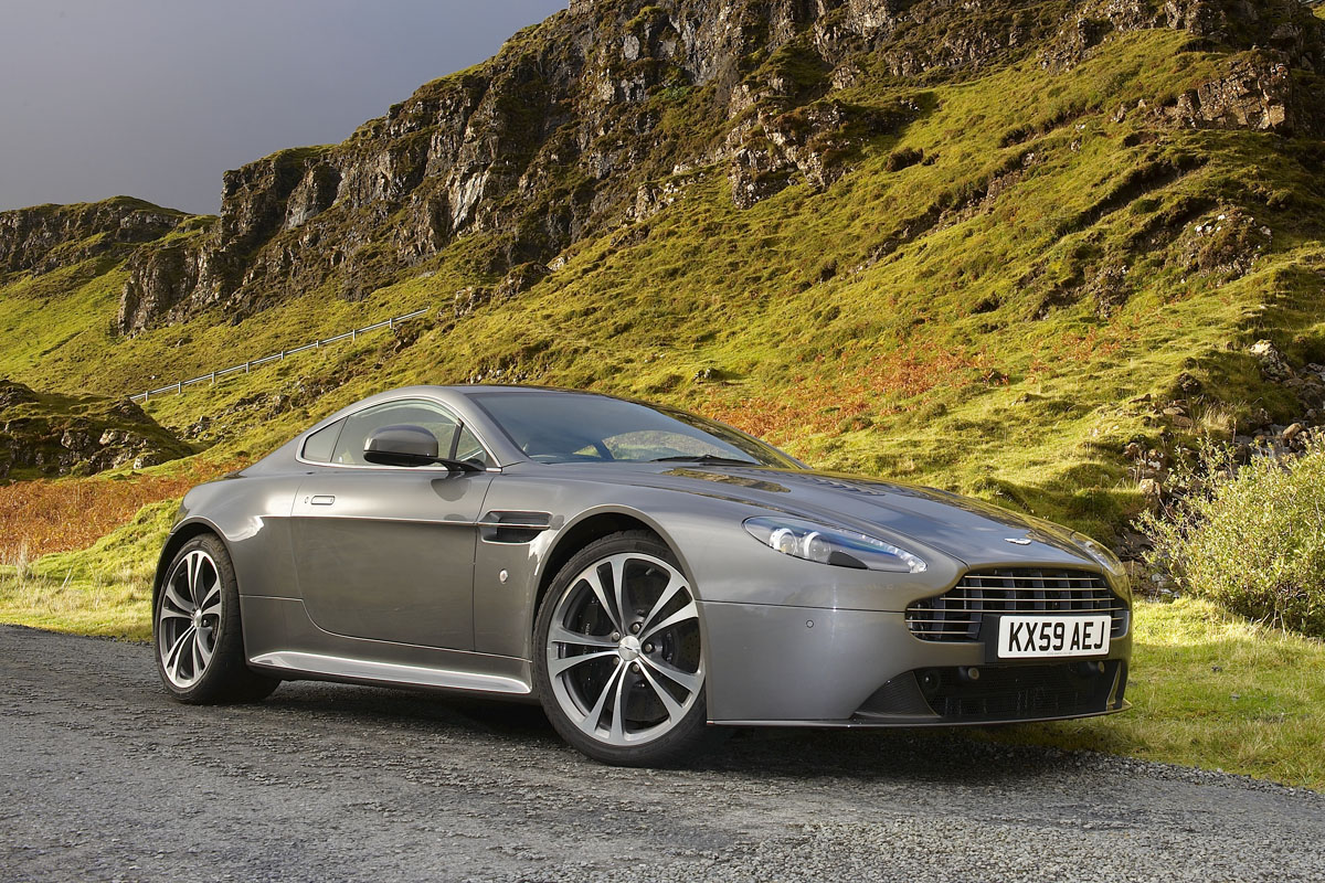 evo car of the year 2009 - Aston Martin V12 Vantage | evo