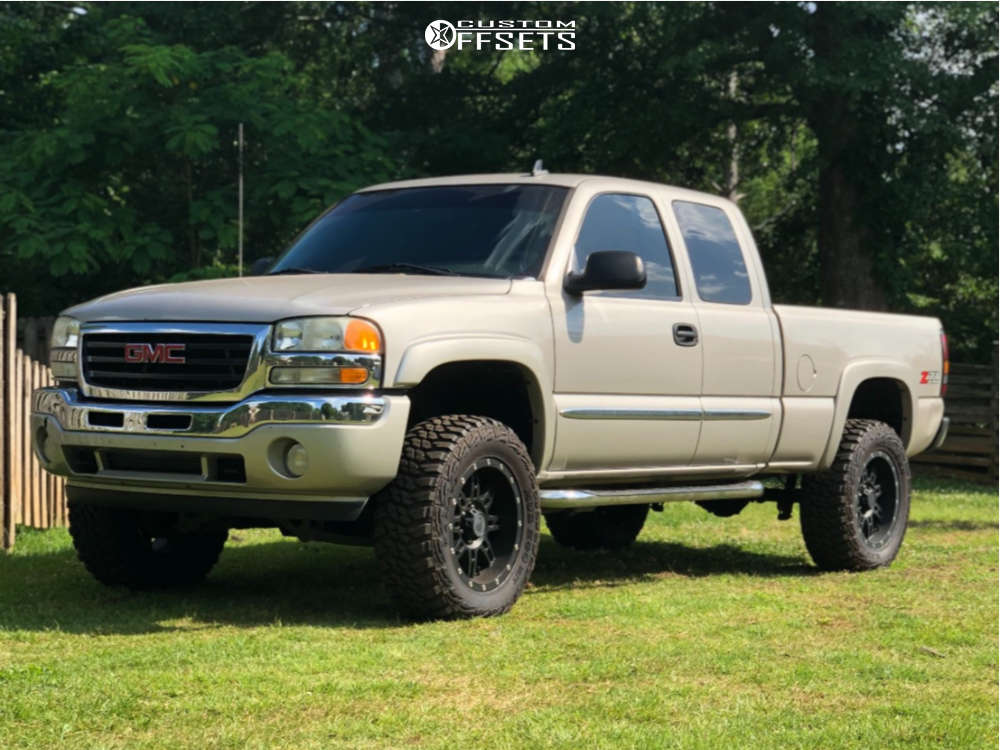 2006 GMC Sierra 1500 with 20x9 Pro Comp Series 31 and 35/12.5R20 Kanati Mud  Hog and Suspension Lift 6" | Custom Offsets