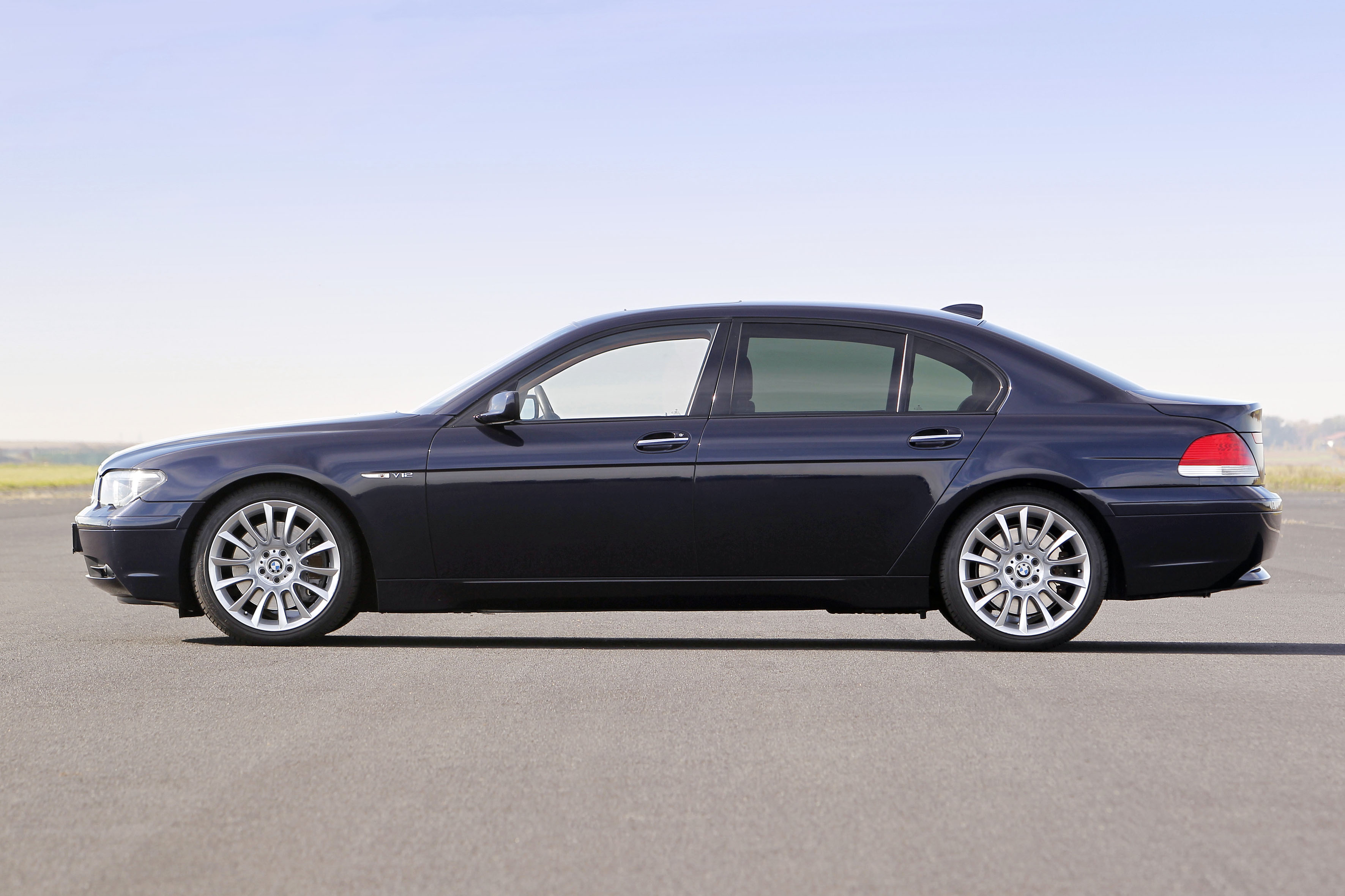 BMW 760Li 6.0 V12 (2003-2005) |