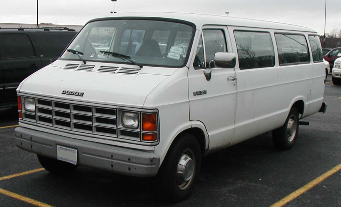 File:Dodge-Ram-Wagon.jpg - Wikipedia