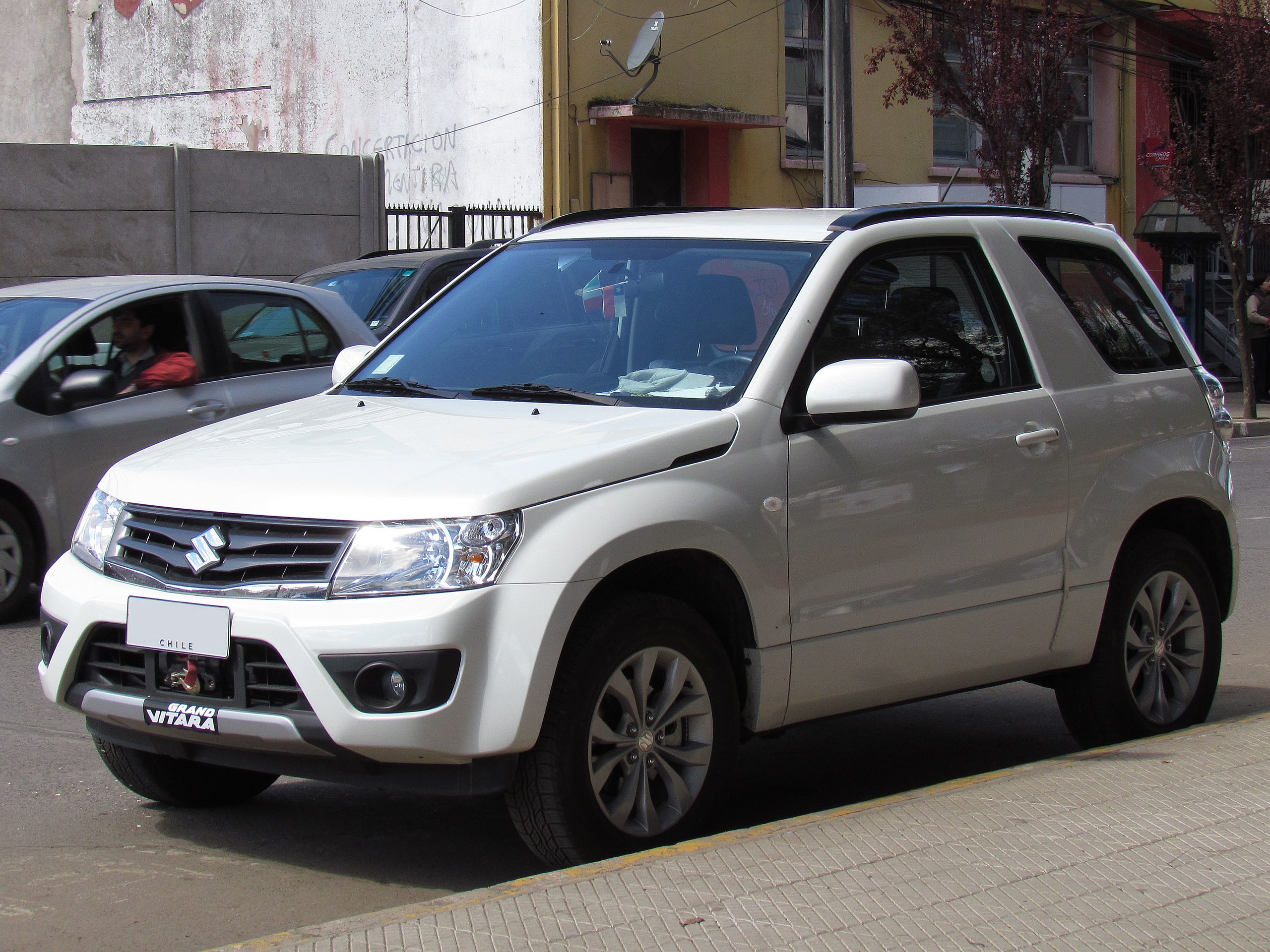 File:Suzuki Grand Vitara 2.4 GLX Sport 2013 (11039658034).jpg - Wikimedia  Commons