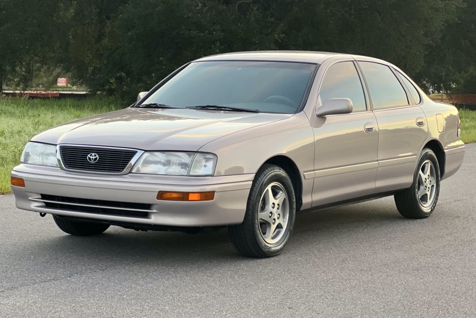 No Reserve: 45k-Mile 1997 Toyota Avalon XLS for sale on BaT Auctions - sold  for $12,501 on August 29, 2022 (Lot #82,868) | Bring a Trailer