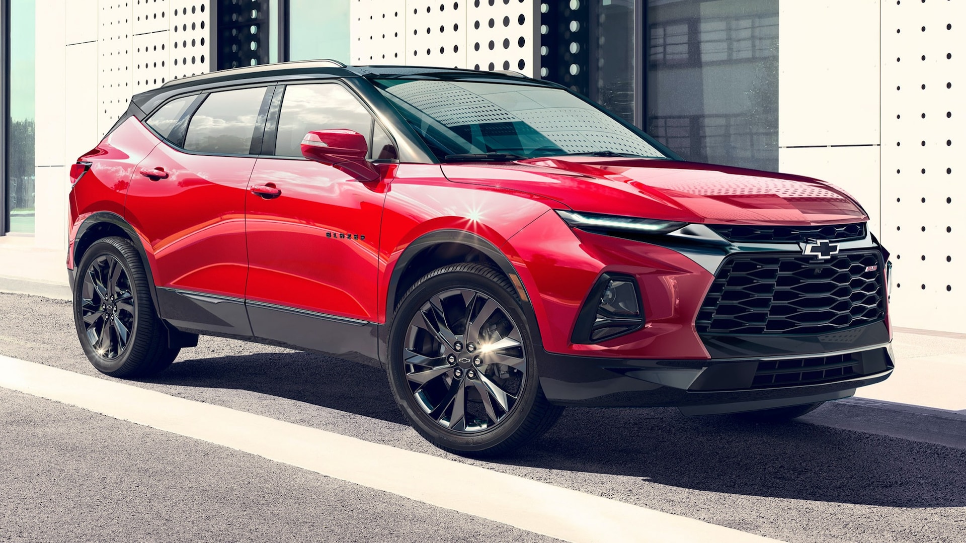 2022 Chevrolet Blazer Drops Base Engine, Gains Style