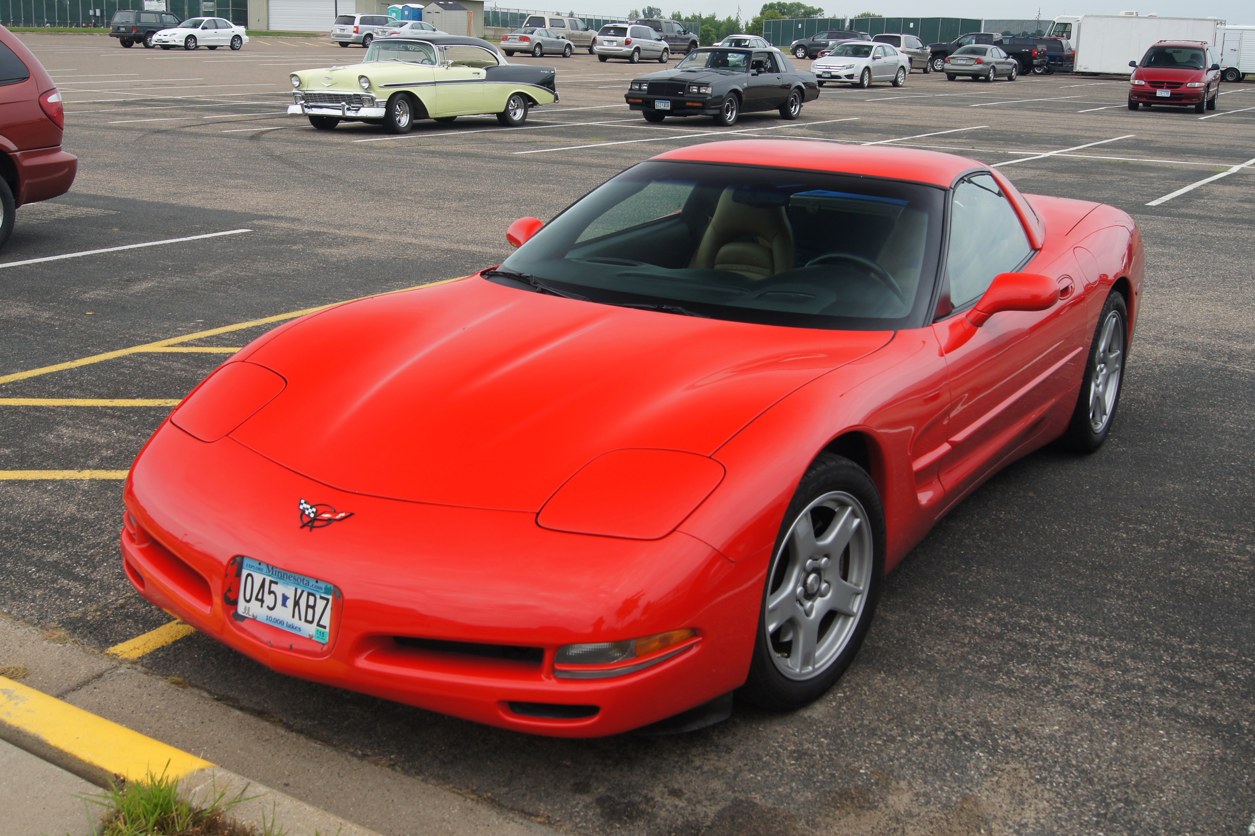 File:1999 Chevrolet Corvette (14686424549).jpg - Wikimedia Commons