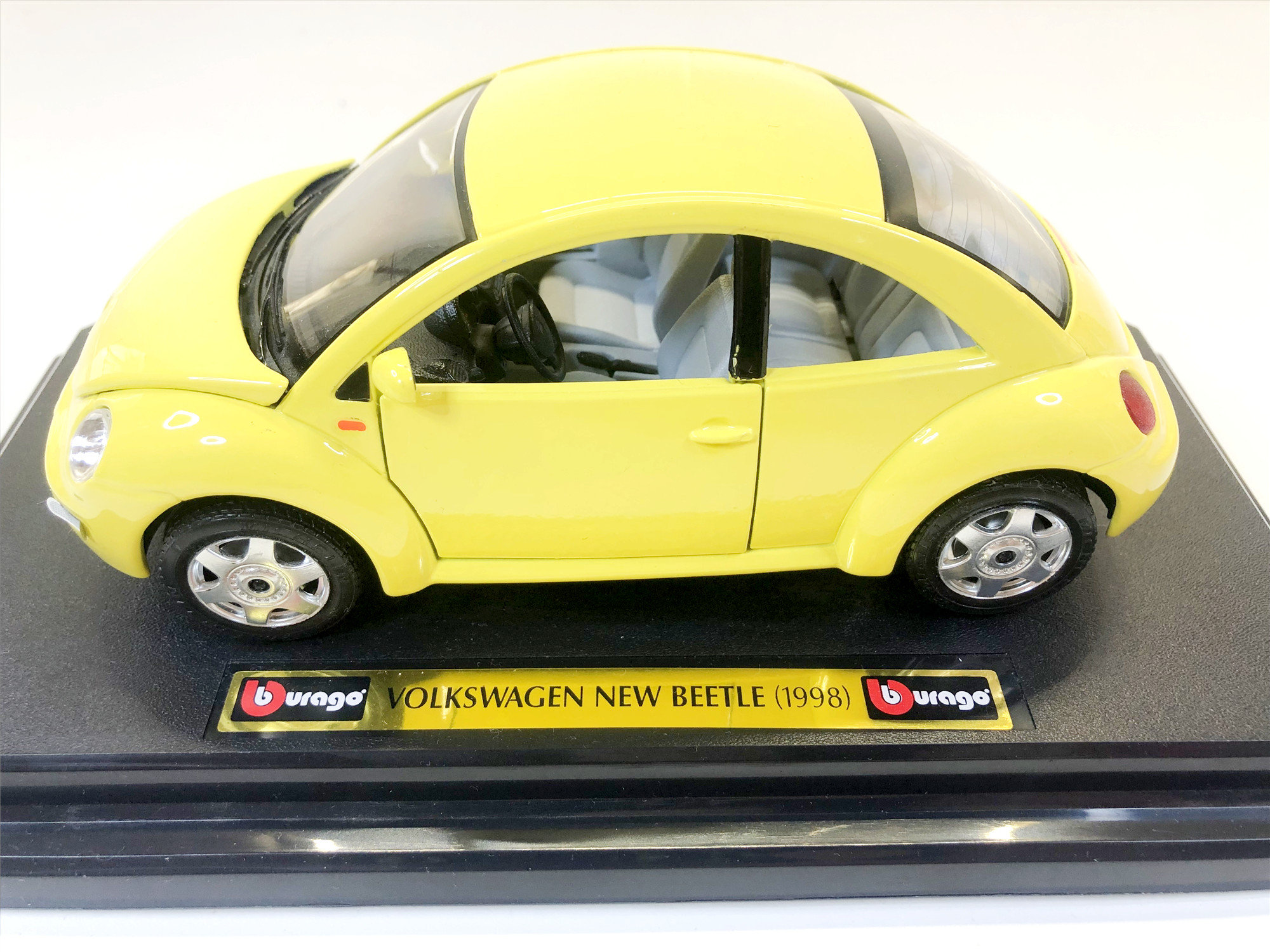 Bburago Volkswagen New Beetle 1998 1:18 Diecast Scale Model - Etsy