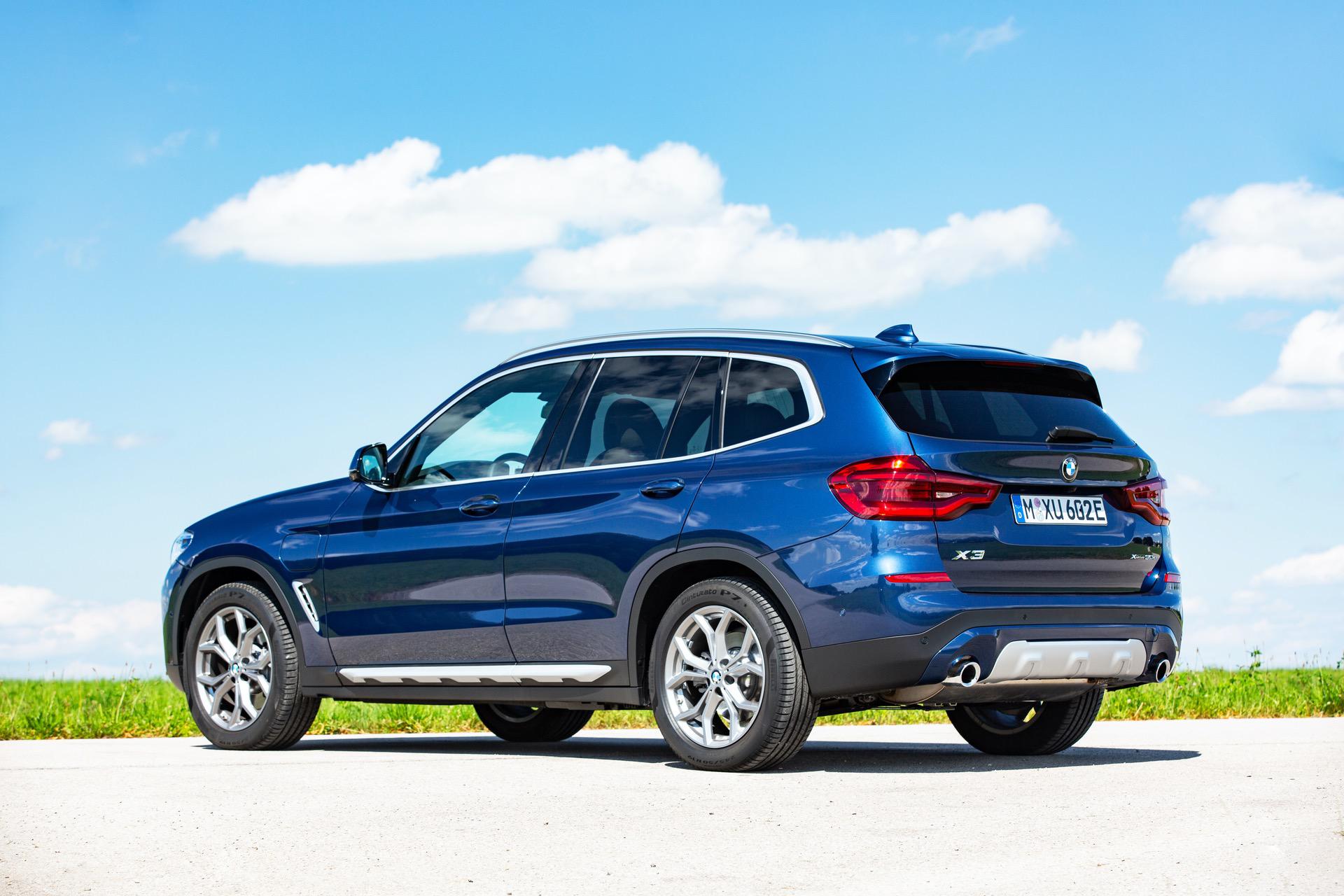Video: BMW X3 tested against Audi Q5 and Volvo XC60 off-road