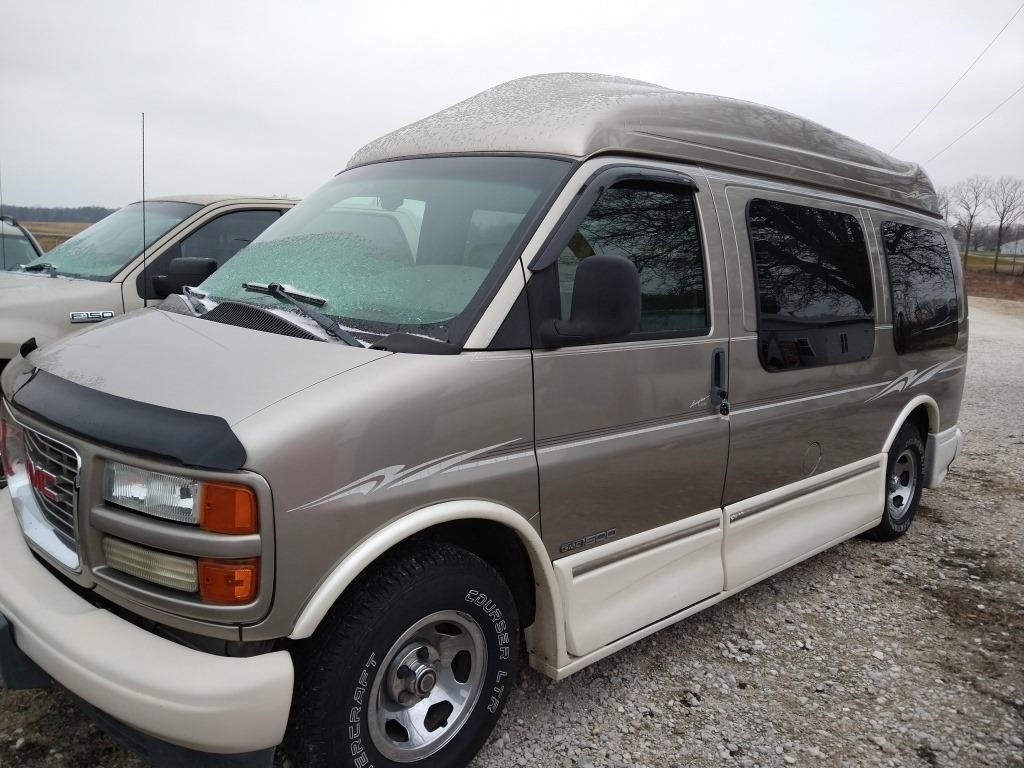 2001 GMC Savana Conversion Van | Graber Auctions