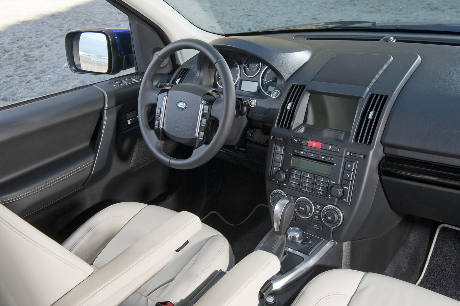 2012 Land Rover LR2 Interior Photos | CarBuzz