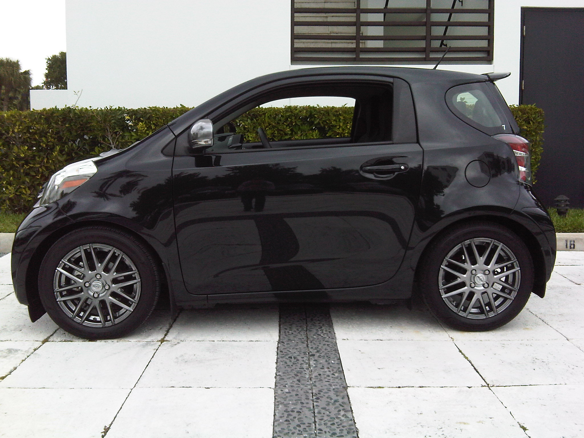 2012 Scion iQ: Driven | Gaywheels