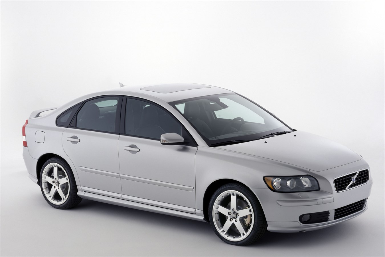 Volvo Announces Pricing for the all-new 2005 S40 - Volvo Car USA Newsroom