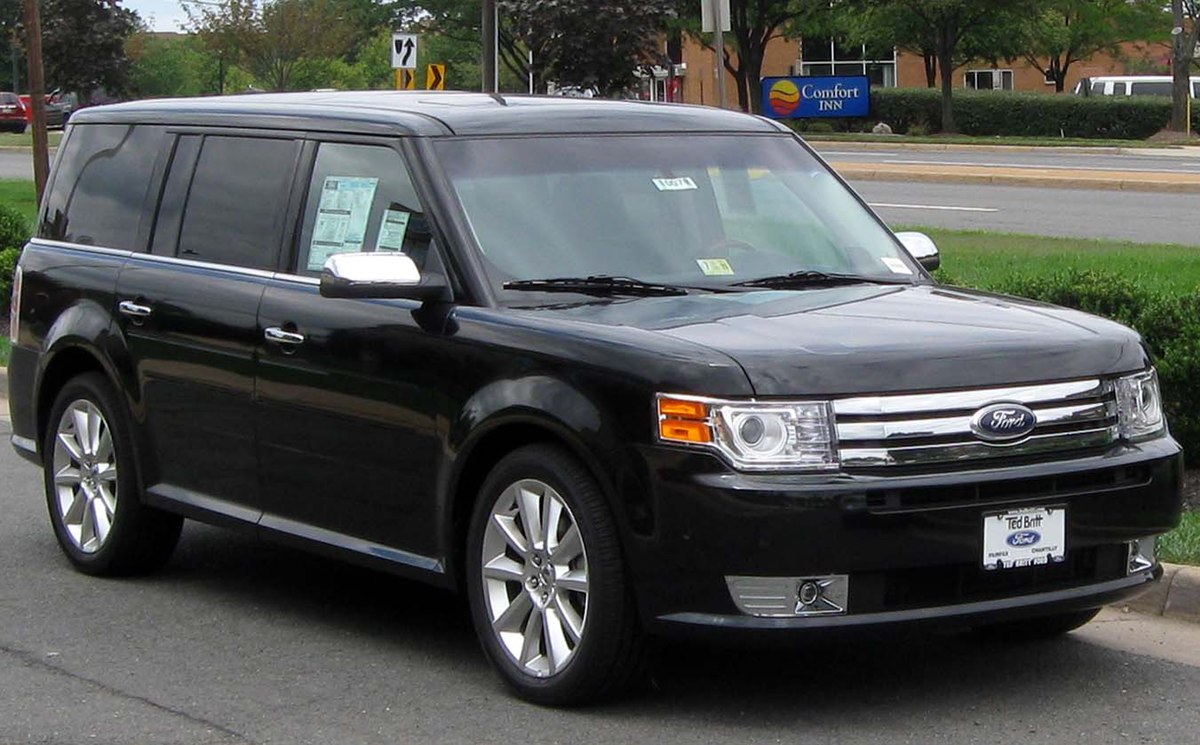 File:2011 Ford Flex Limited -- 08-25-2010.jpg - Wikimedia Commons